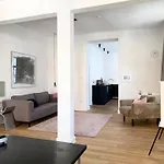 Zehuus Beletage Appartement Cologne