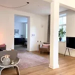 Zehuus Beletage Appartement Cologne